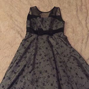 a grey and black dress🖤